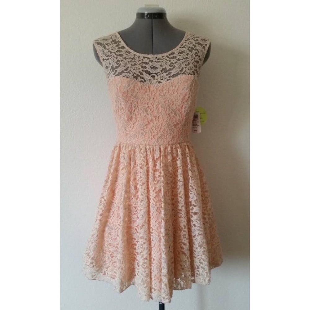New Windsor peach floral lace dress